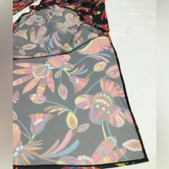 Trina Turk Vibrant Floral coverups - Picture 6 of 12